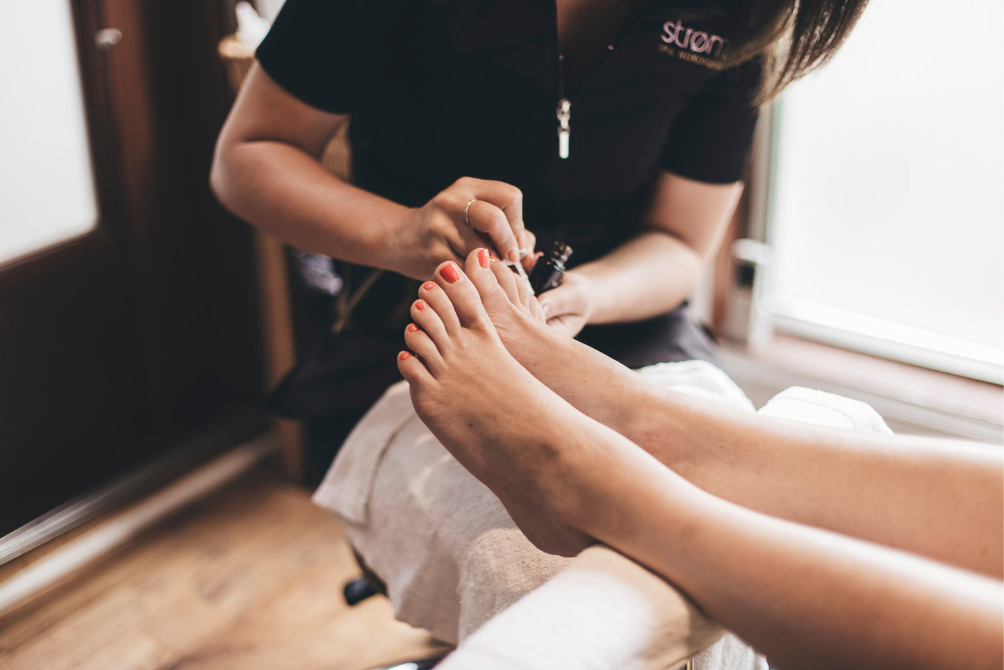 Long-lasting nail beauty (pedicure)
