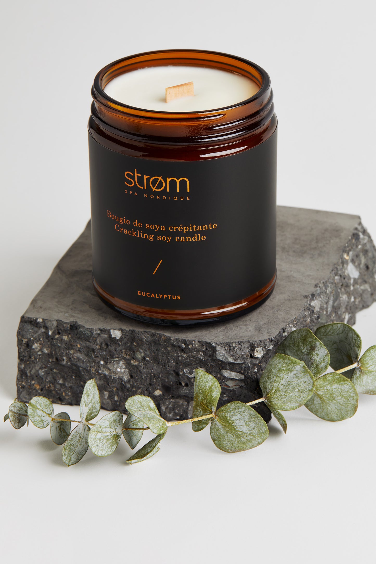 Crackling soy candle