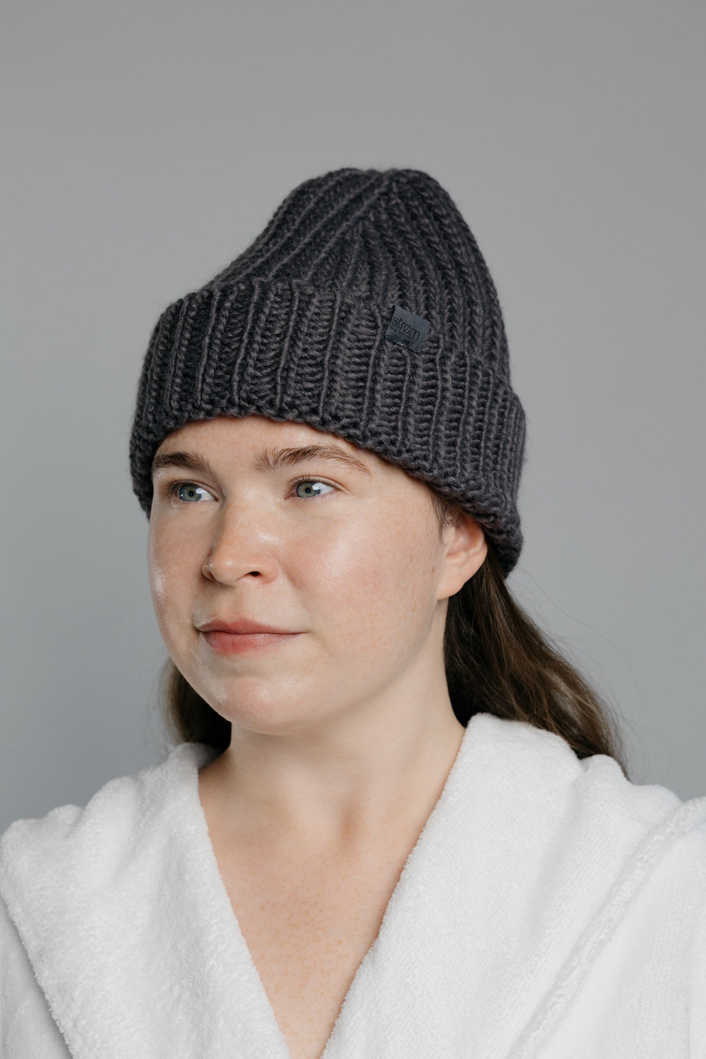 Cable-knit tuque