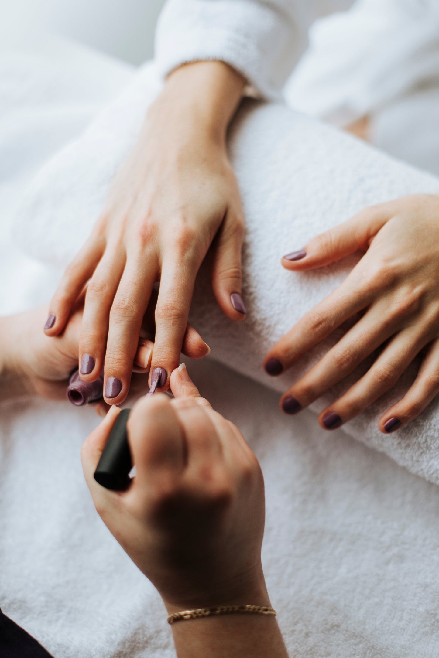 Long-lasting nail beauty (manicure)