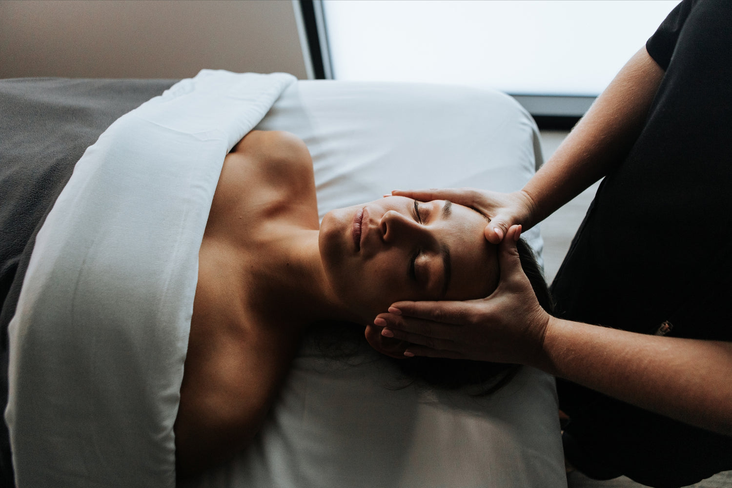 Détente de la tête aux mains - Partenaire - ( Vieux-Québec )